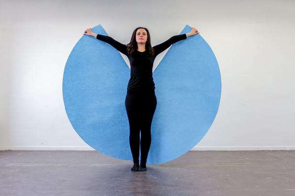 Les aises, 2015 performatif objects, roll carpet